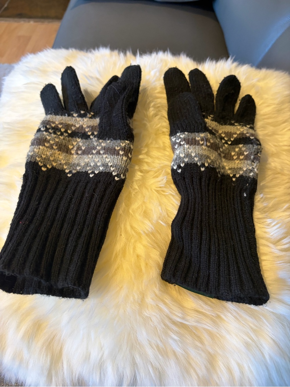 Black Patterned Knit Winter Gloves - Women